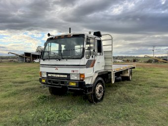 1988 MITSUBISHI FM555 Tray Truck