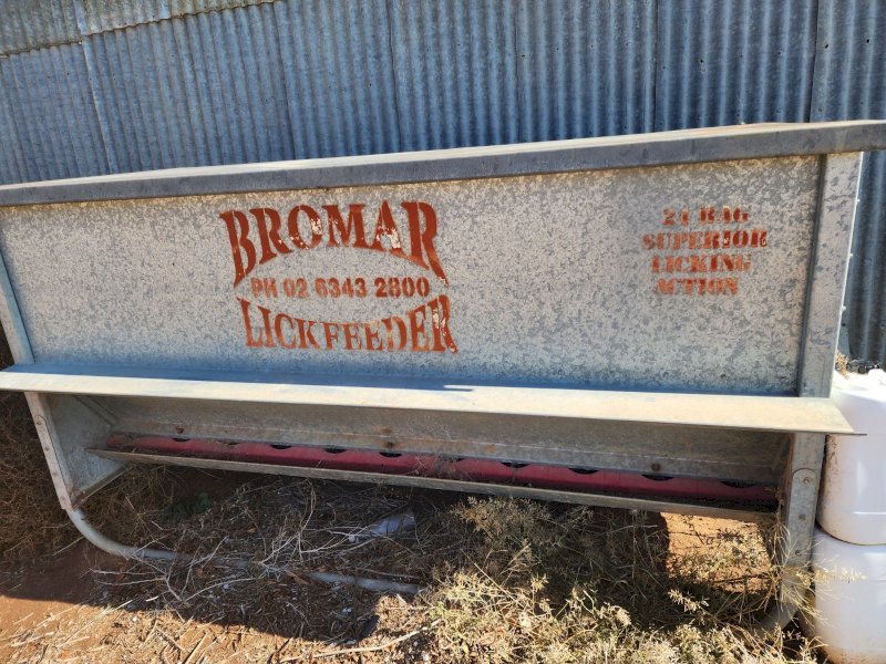 Bromar 24 Bag Lick Feeder