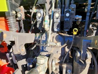 2015 Claas Arion 620C Tractor with FEL