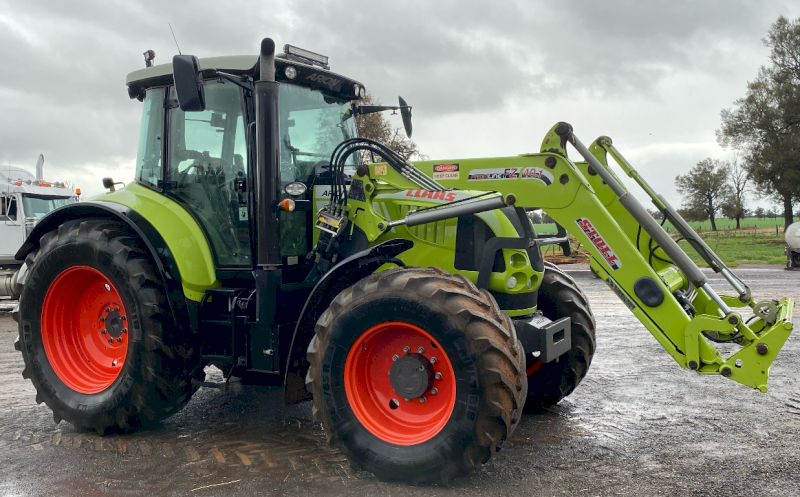 Claas Arion 640 Tractor with Front End Loader and GPS