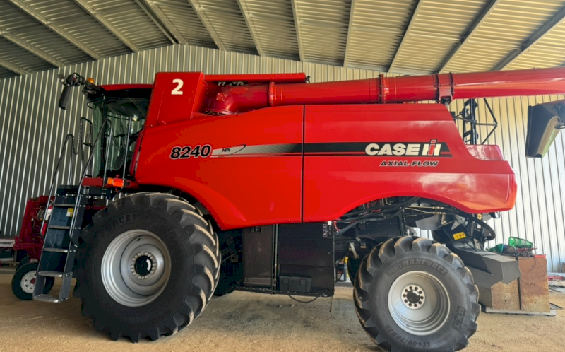 2015 Case IH 8240 Header with MacDon D-65 Draper Front and Trailer