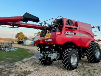 2015 Case IH 8240 Header with MacDon D-65 Draper Front and Trailer