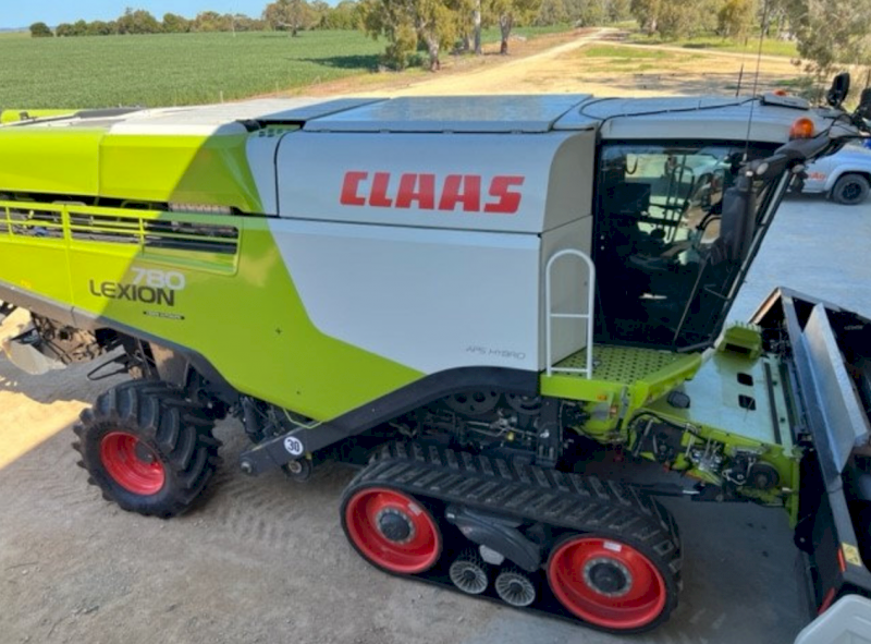 2019 LEXION 780TT & MacDon FD140