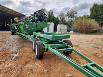 Under Auction - (A252) John Deere 635 Hydraflex Front and Trailer 