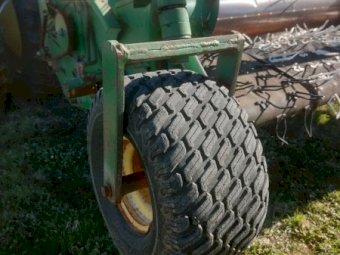 John Deere 914P Canola Pickup Front