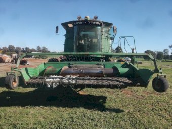 John Deere 914P Canola Pickup Front
