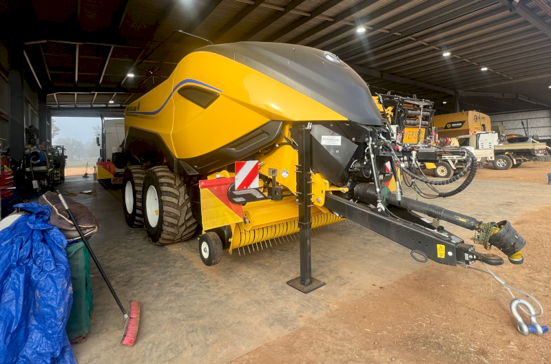 2024 New Holland 1290 BigBaler High Density Baler