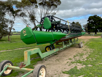 John Deere 635D Front
