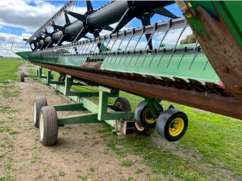 John Deere 635D Front