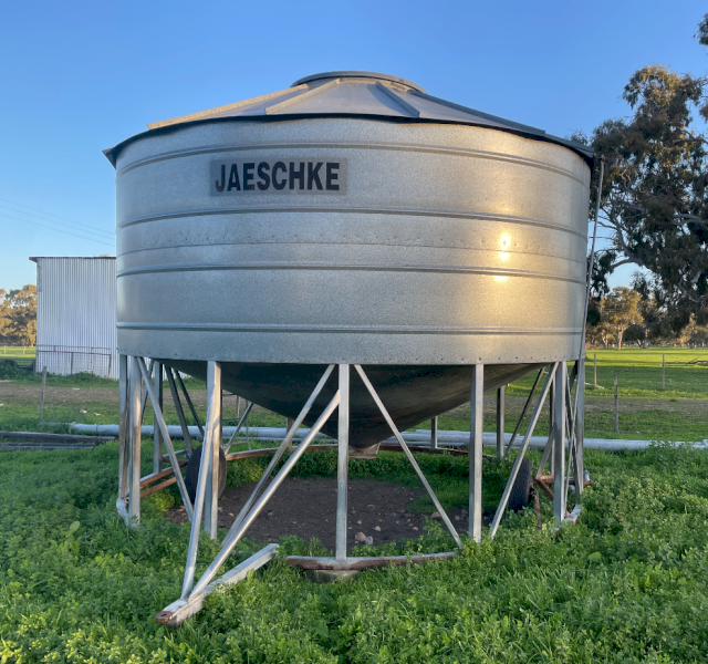 Jaeschke 29 Tonne Field Bin