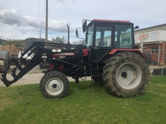 1997 Belarus MTZ 572 Tractor with FEL