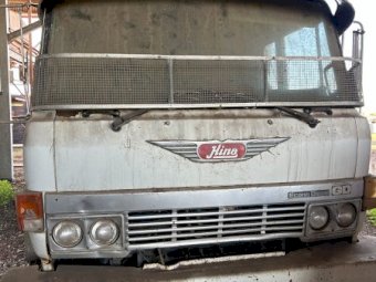 1984 Hino Truck with Stock Crate