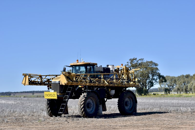 2012 Rogator 1100 Self propelled Sprayer