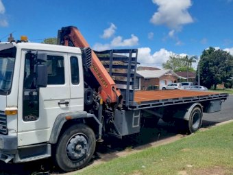 Volvo  FL 6 Tipper tray truck with Crane