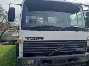 Volvo  FL 6 Tipper tray truck with Crane