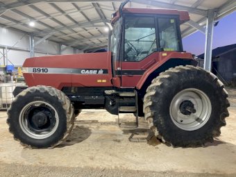 Case IH 8910 Tractor