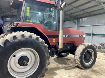 Case IH 8910 Tractor