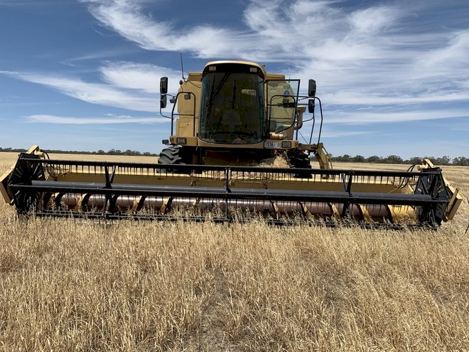 New Holland TX 64 4WD Header / Harvester