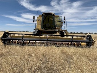 New Holland TX 64 4WD Header / Harvester