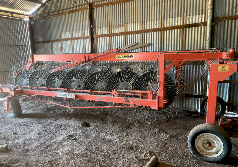Schinckel 14 Wheel V Rake