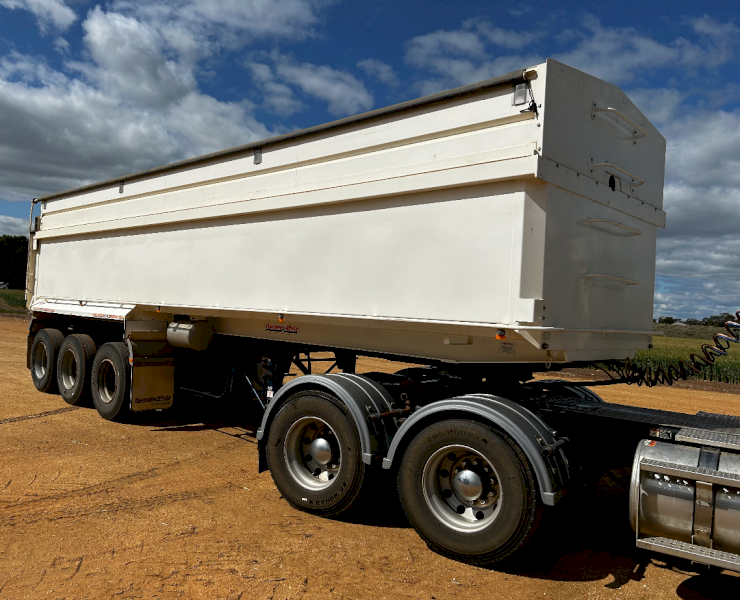 2004 Hamelex White Chassis Tipper Trailer