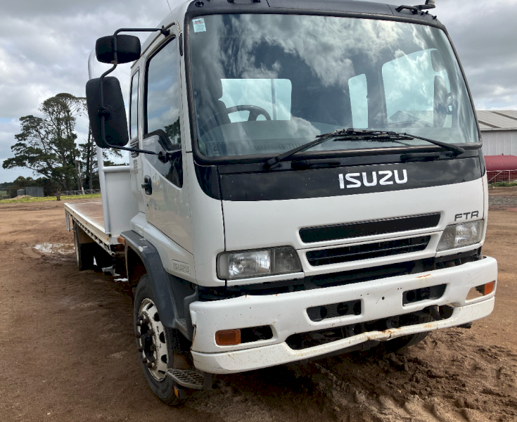 2006 Isuzu FTR900 Tray Truck