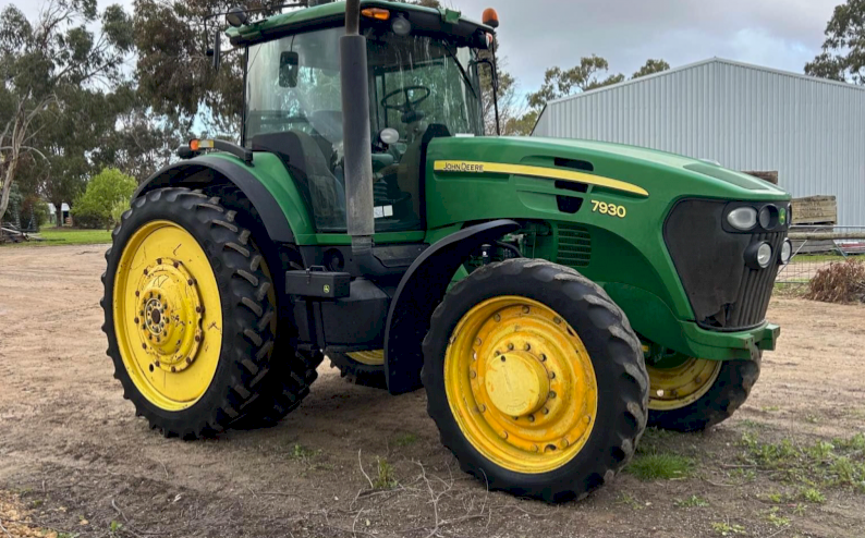 2010 John Deere 7930 Tractor