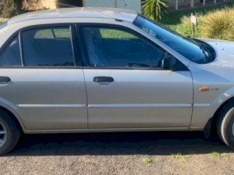 2001 Ford Laser Car
