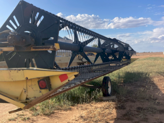New Holland TR98 Header with Front