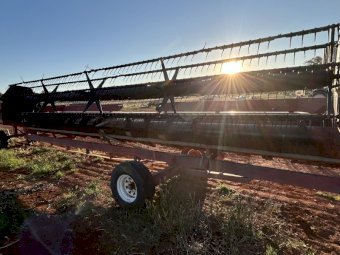2388 Case Header / 30ft 1020 front / Stump Jump Comb Trailer