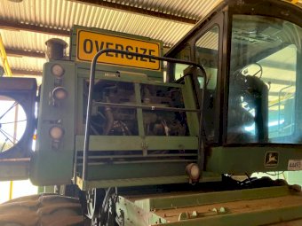 1979 John Deere 7720 Header With Front