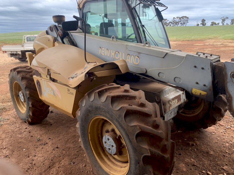 1999 New Holland LM 630 Telehandler