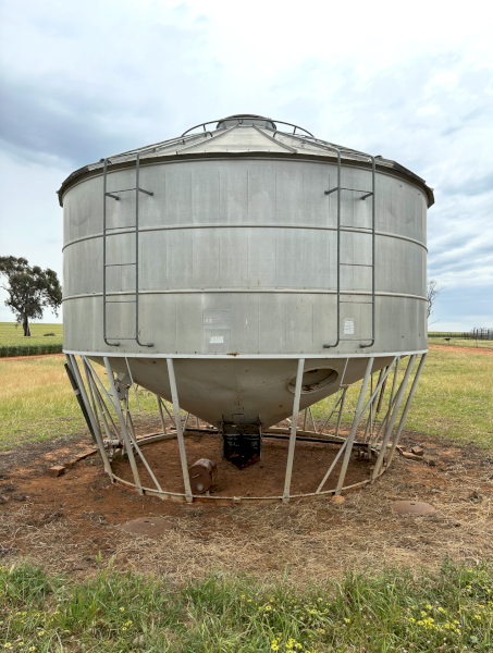 Nelson Field Bin