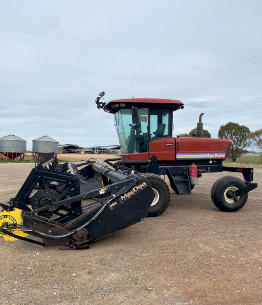 2000 MacDon 9350 Windrower