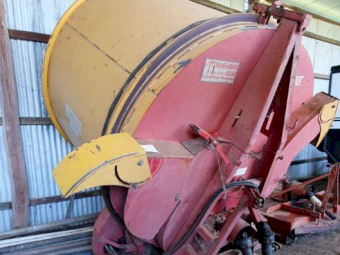1998 Teagle 6060 Tomahawk Round Bale Shredder