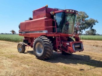 2002 Case IH 2366 Header With 1042 Draper Front
