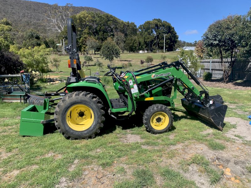 2019 John Deere 3038 E Tractor