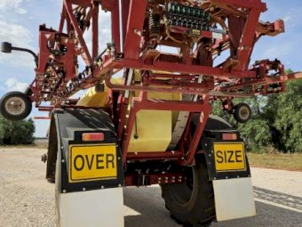 2020 Hardi Commander 8500 Trailing Sprayer