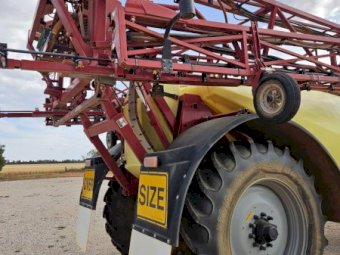 2020 Hardi Commander 8500 Trailing Sprayer
