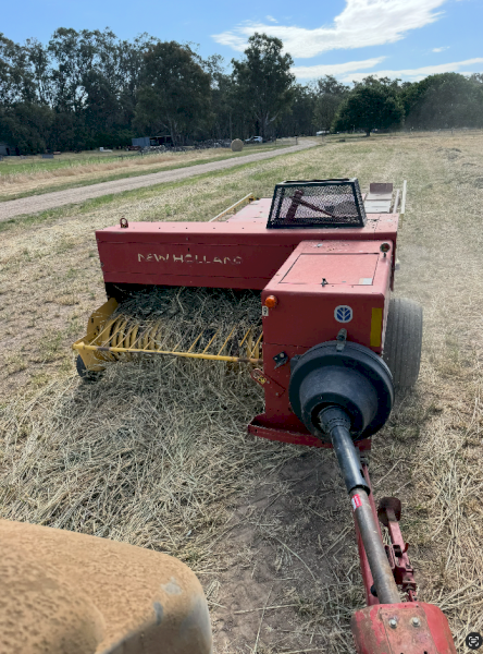 New Holland 575 Small Baler with 15 bale Jadan Accumulator