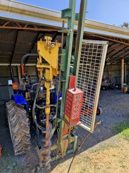 Munro Post Driver