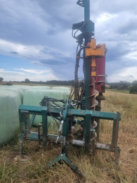 2022 Munro Post Driver Auto Driver 900 Series