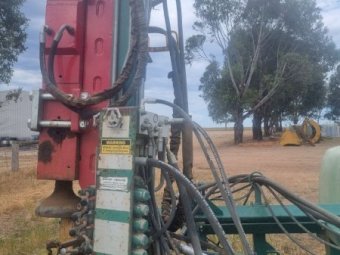 2022 Munro Post Driver Auto Driver 900 Series