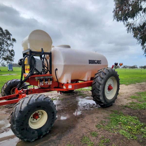 2010 Bourgault LFC-AU 7000L Liquid Cart
