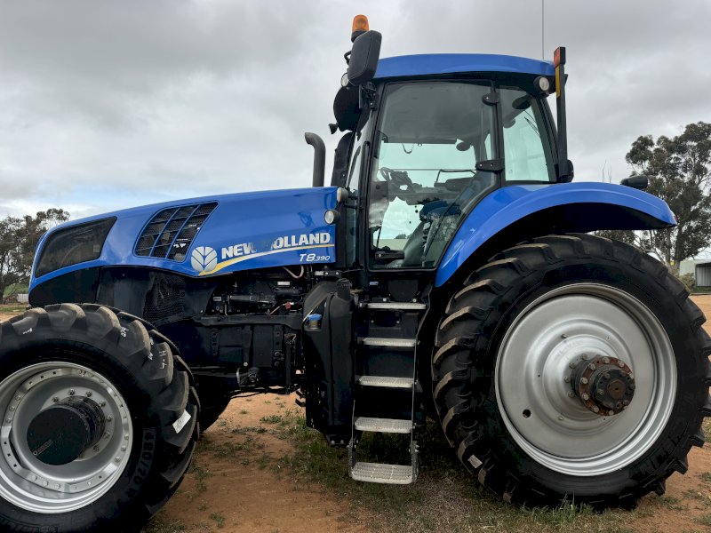 2013 New Holland T8.390 Tractor