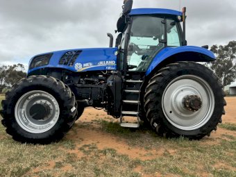 2013 New Holland T8.390 Tractor
