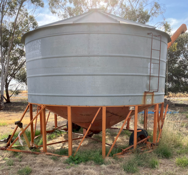 Sherwell 139D Field Bin with PTO Auger