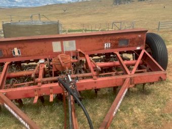 International 511 Combine
