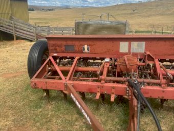 International 511 Combine