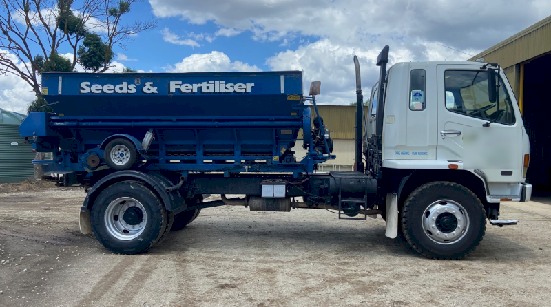 2003 Mitsubishi FM600 Spreader Truck
